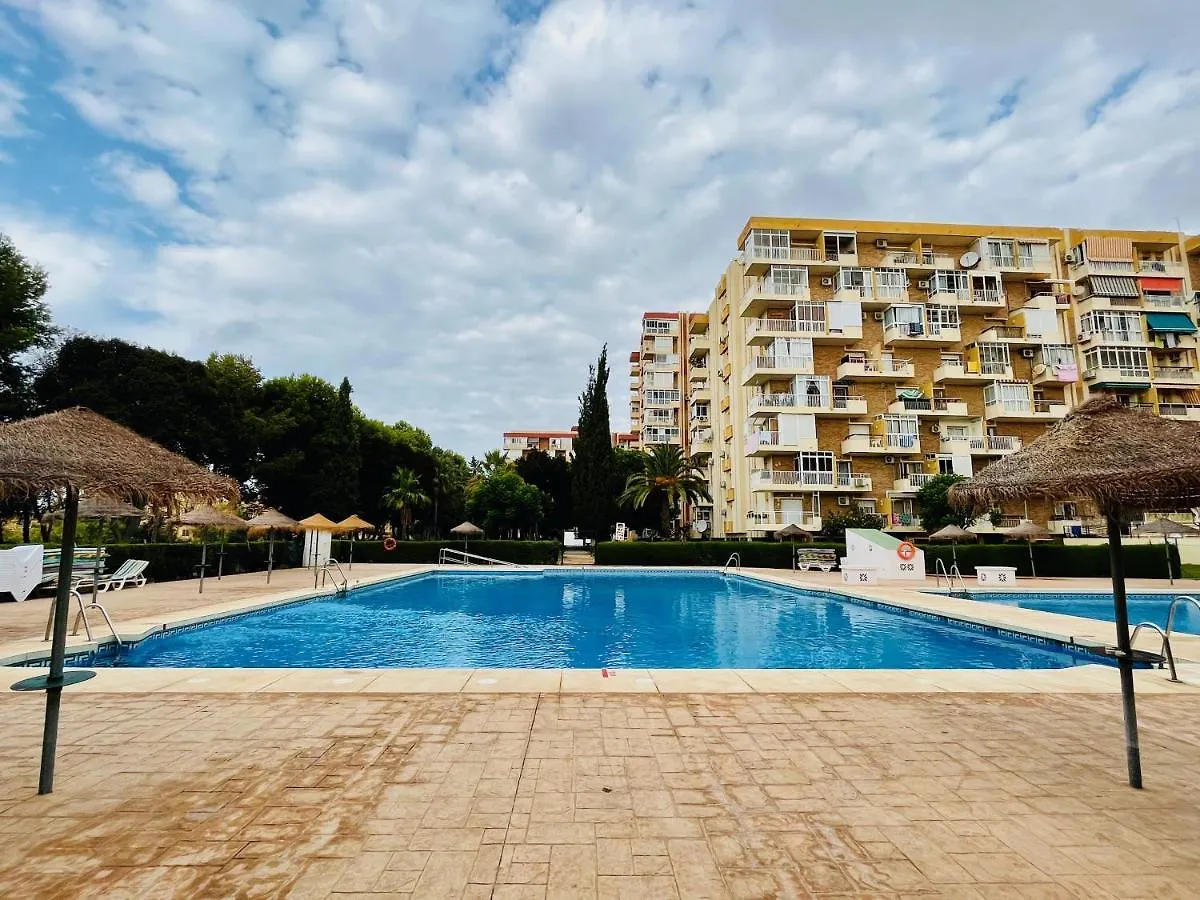 Apartamento A 10 min de la playa y con excelentes zonas comunes Benalmádena