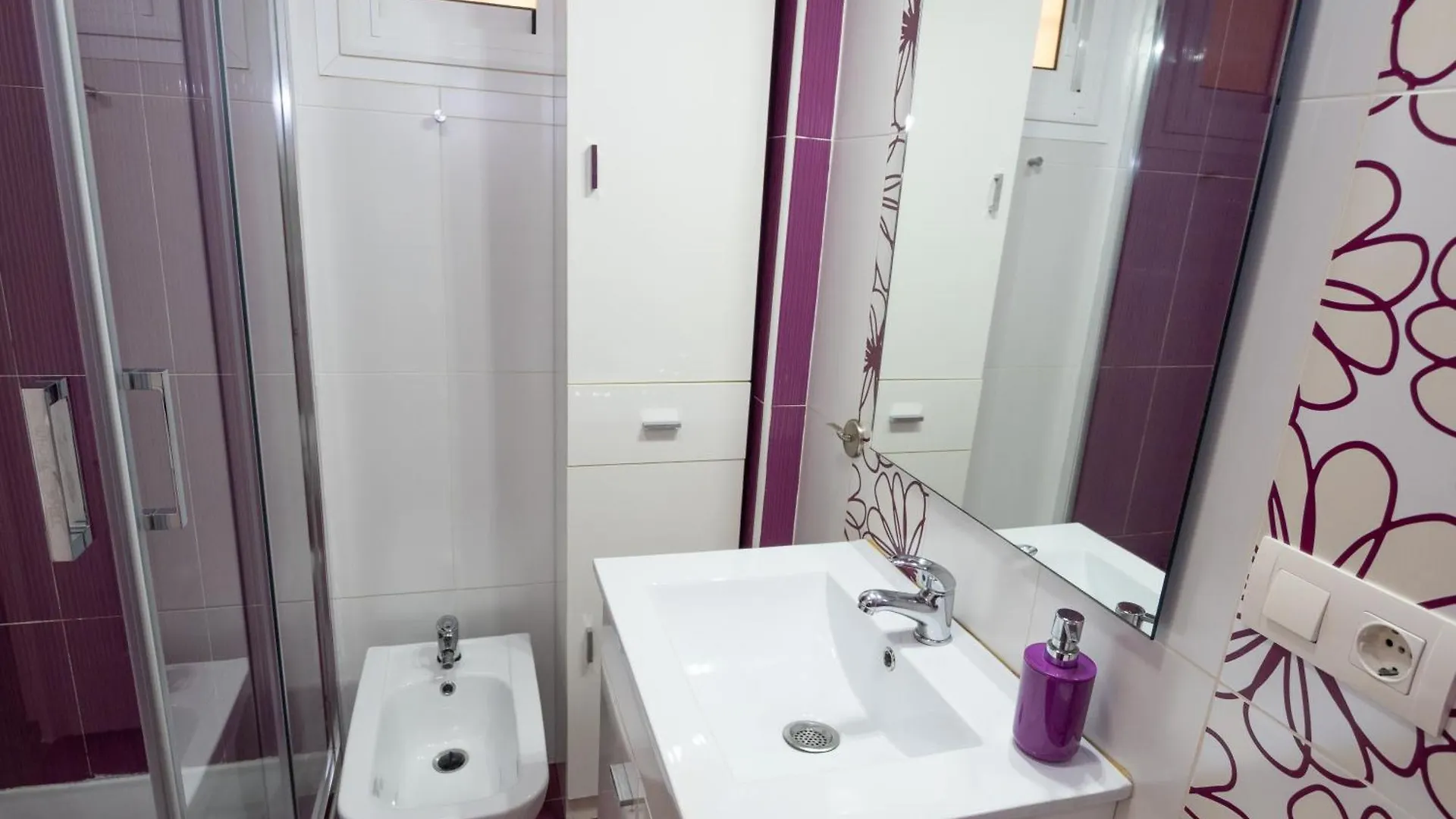 Apartamento A 10 min de la playa y con excelentes zonas comunes Benalmádena 0*,  España