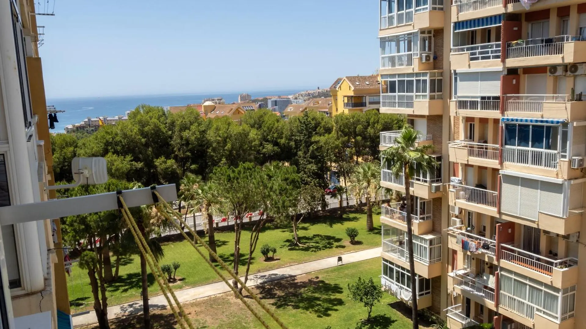 Apartamento A 10 min de la playa y con excelentes zonas comunes Benalmádena
